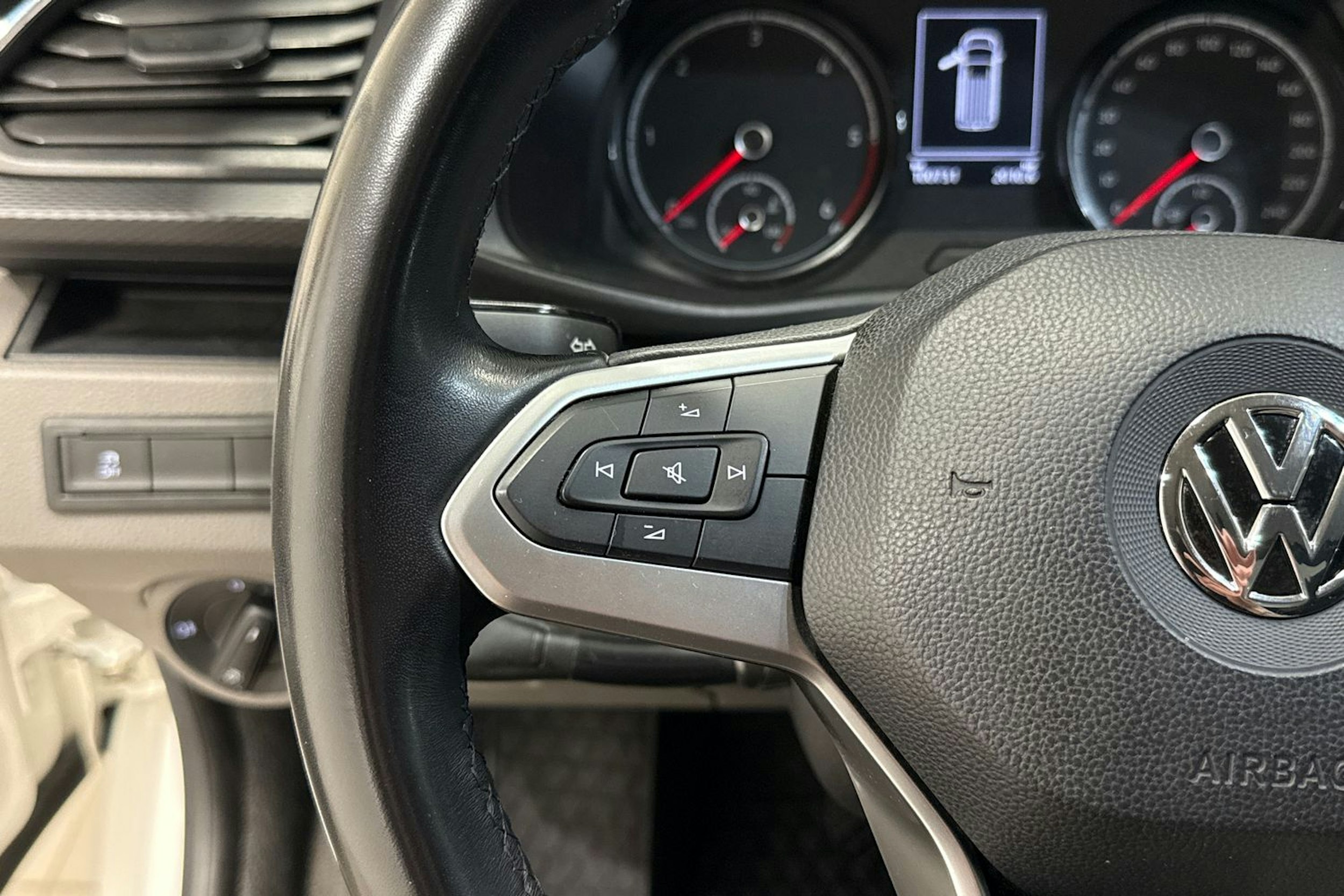 Valkoinen Volkswagen TRANSPORTER 2020 kuva 20.