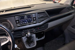 beige Volkswagen Transporter 2020 kuva 5.