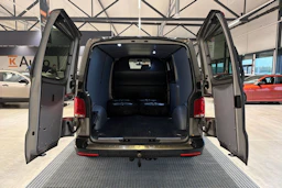 beige Volkswagen Transporter 2020 kuva 7.