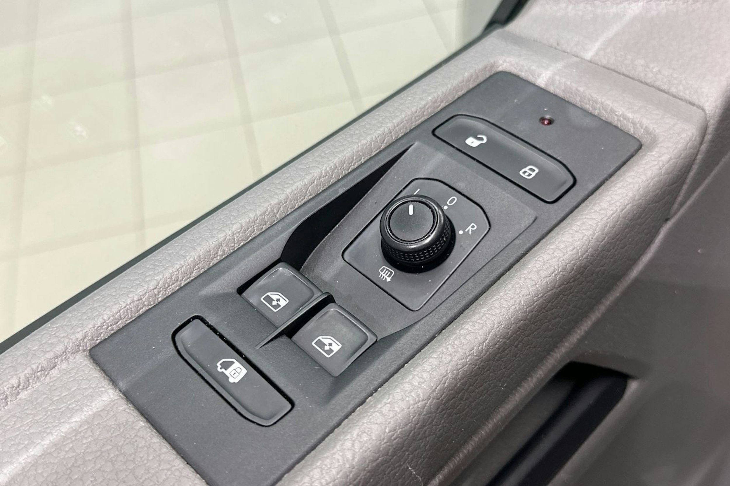 hopea Volkswagen Transporter 2020 kuva 14.