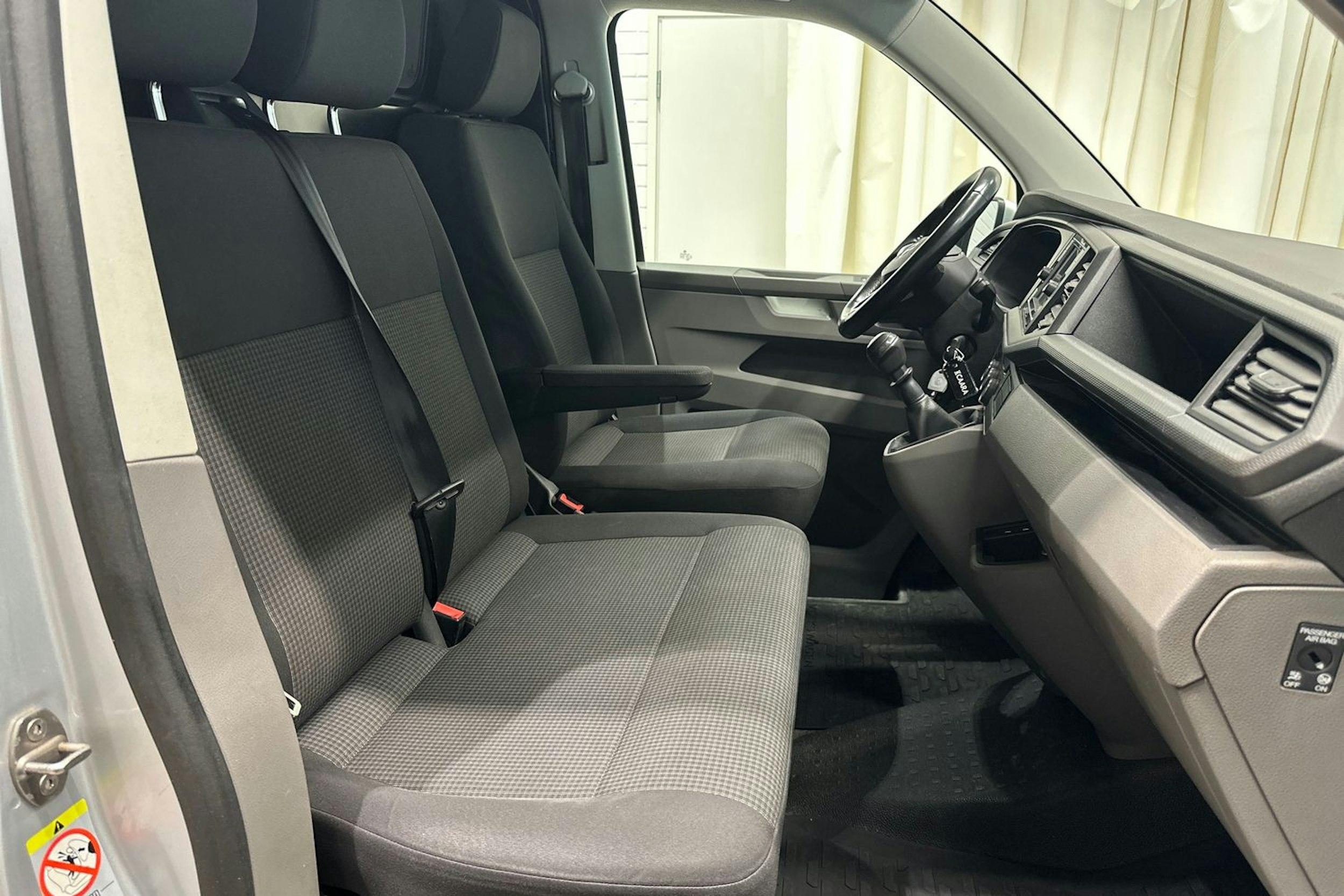 hopea Volkswagen Transporter 2020 kuva 24.