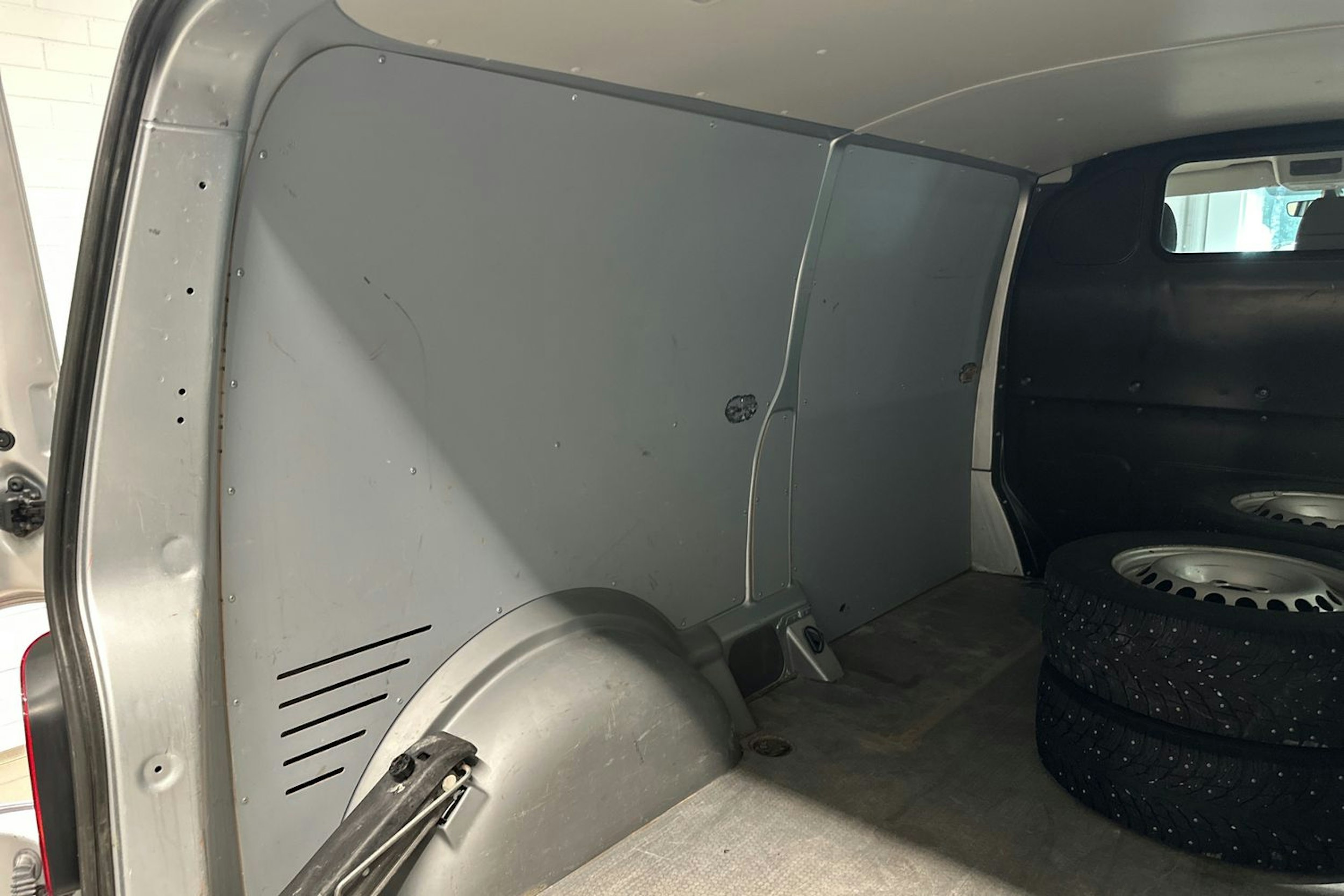 hopea Volkswagen Transporter 2020 kuva 28.