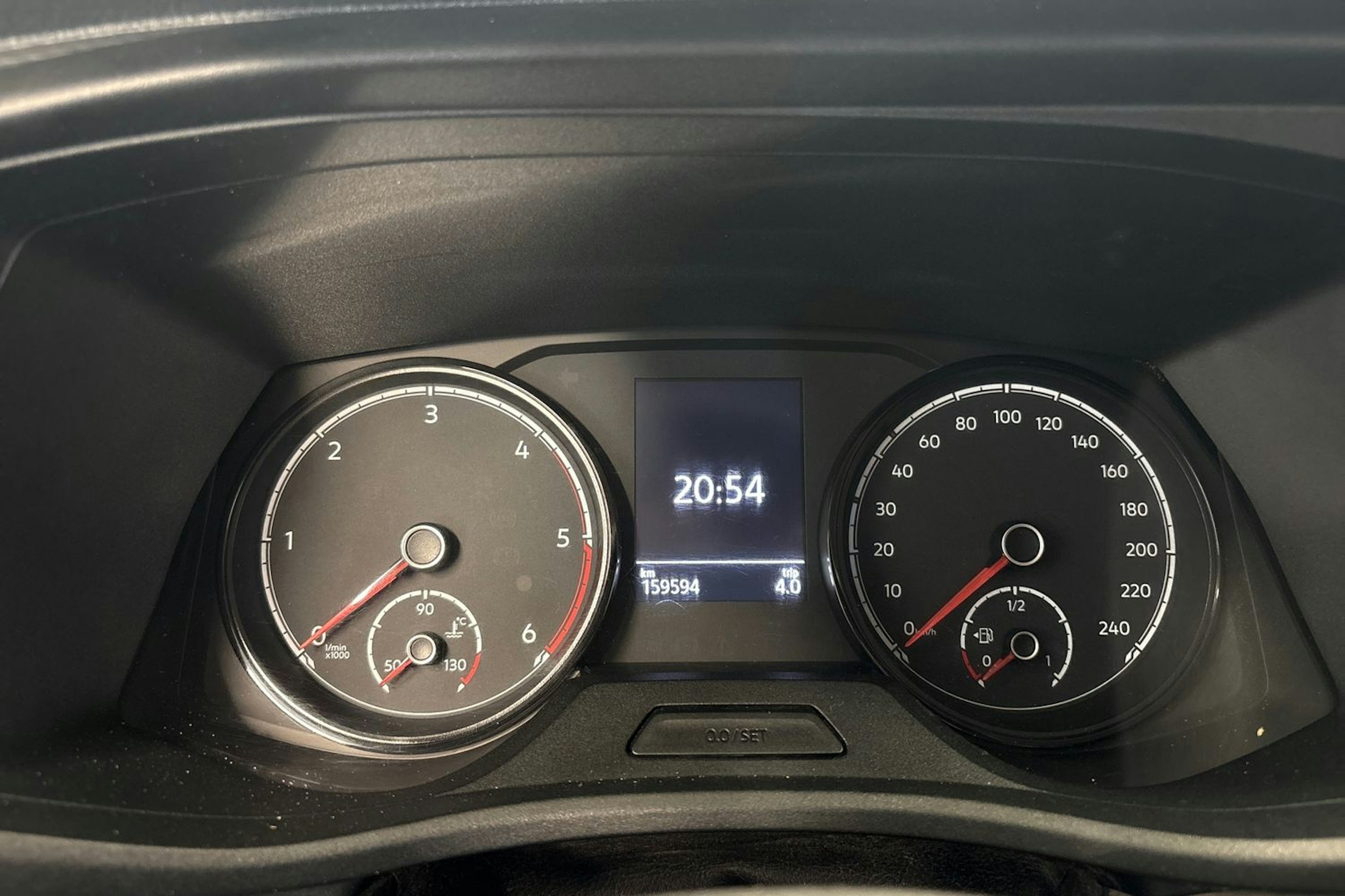 valkoinen Volkswagen Transporter 2020 kuva 14.