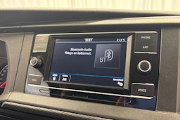 valkoinen Volkswagen Transporter 2020 kuva 18.