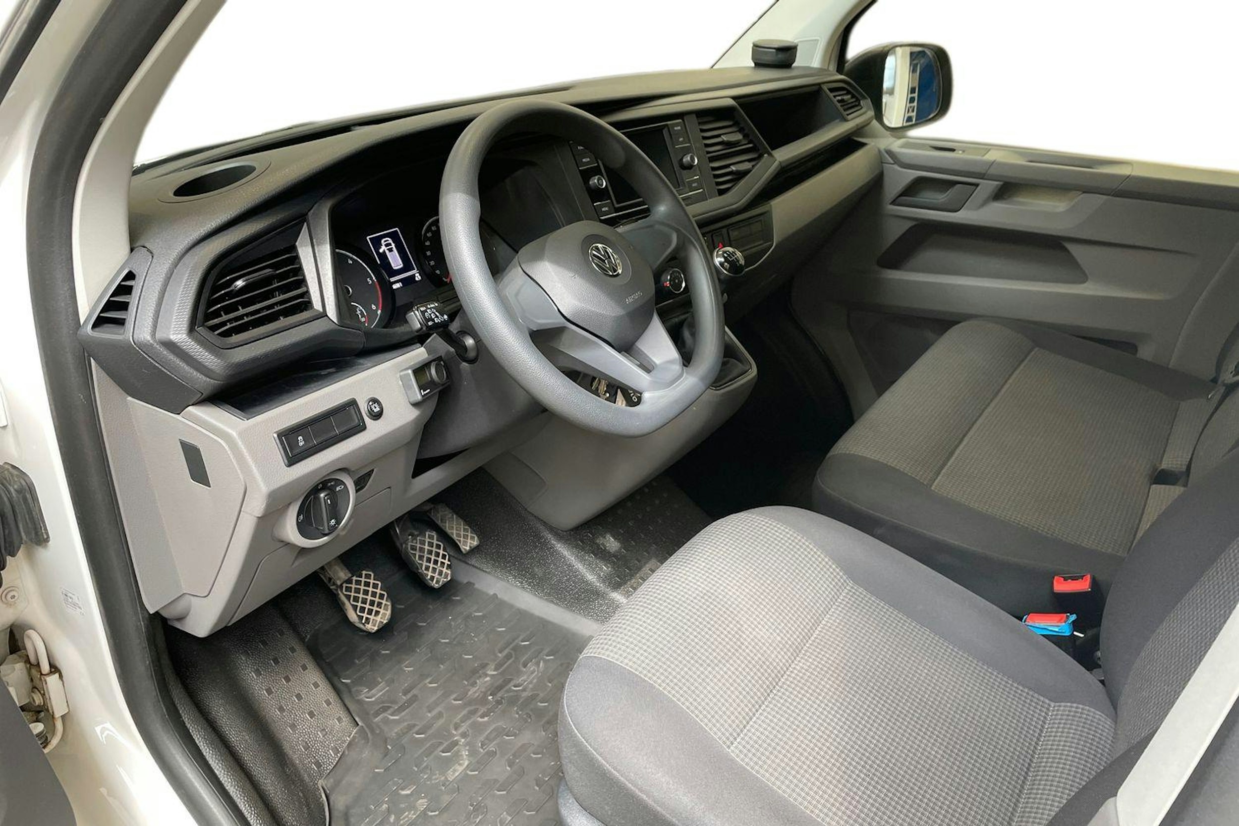 valkoinen Volkswagen Transporter 2020 kuva 7.