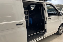 valkoinen Volkswagen Transporter 2020 kuva 14.