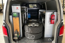 valkoinen Volkswagen Transporter 2020 kuva 15.