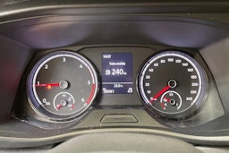 valkoinen Volkswagen Transporter 2020 kuva 16.