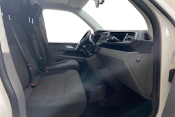 valkoinen Volkswagen Transporter 2020 kuva 10.