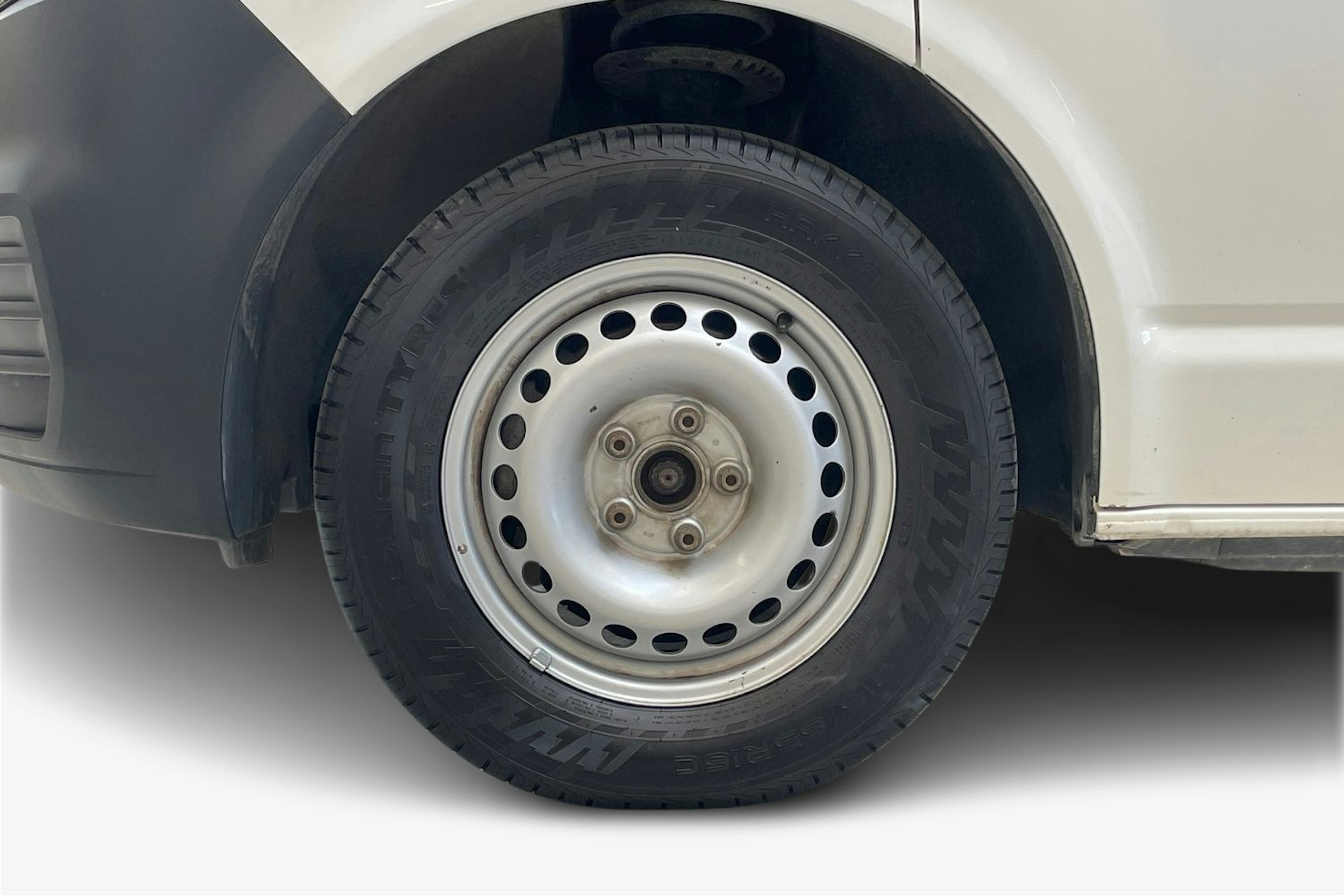 valkoinen Volkswagen Transporter 2020 kuva 11.