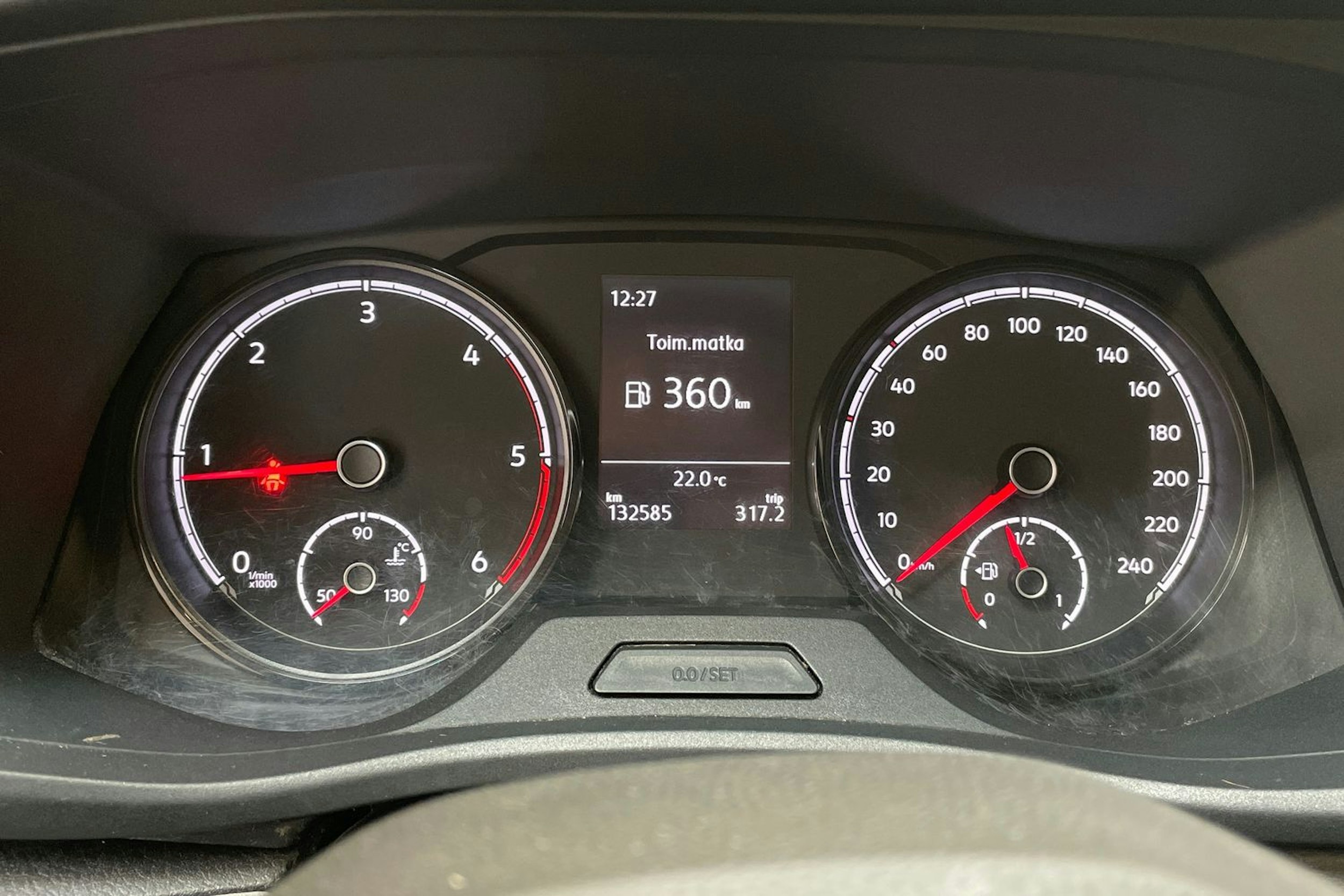 valkoinen Volkswagen Transporter 2020 kuva 19.