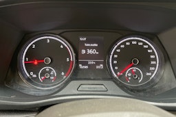 valkoinen Volkswagen Transporter 2020 kuva 19.