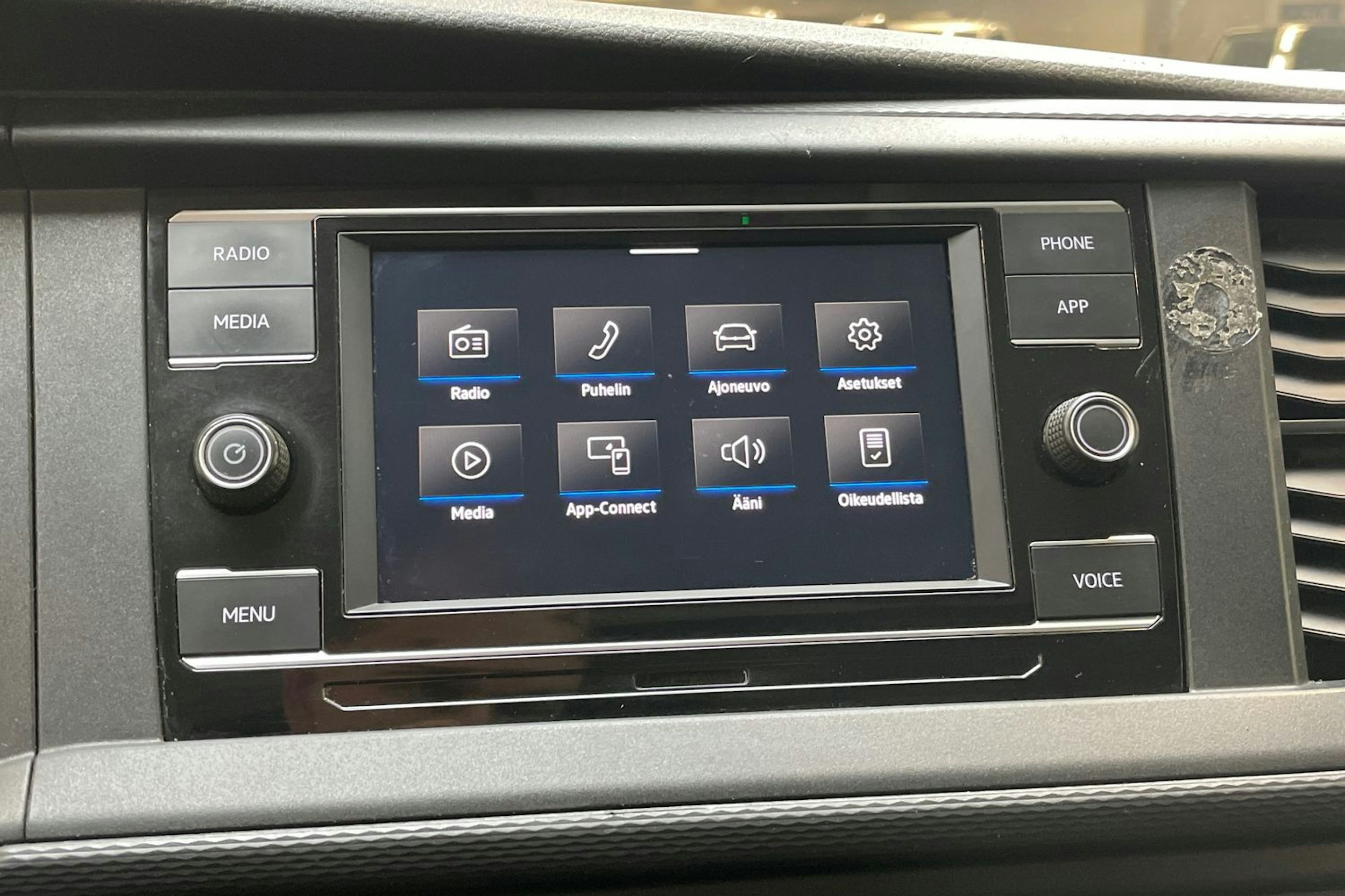 valkoinen Volkswagen Transporter 2020 kuva 20.