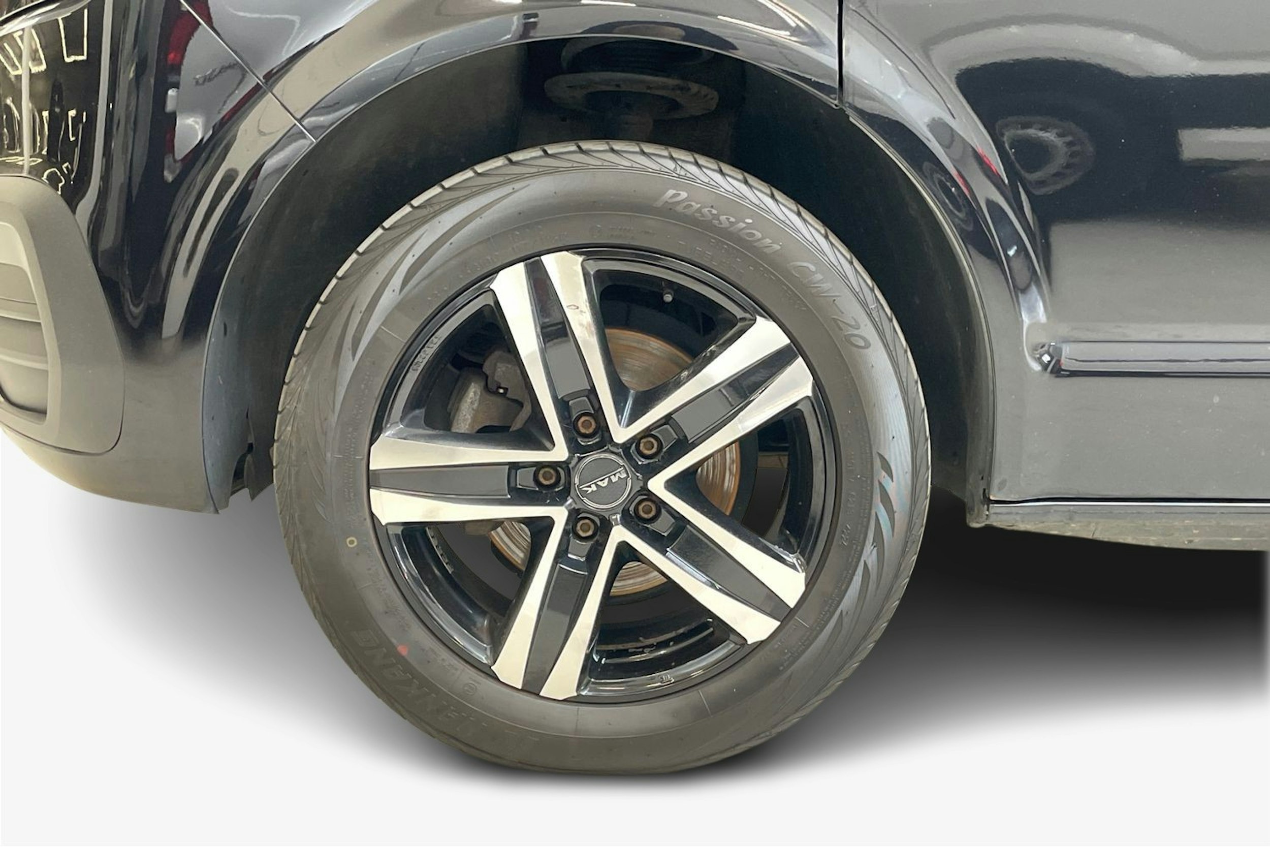 musta Volkswagen Transporter 2020 kuva 11.