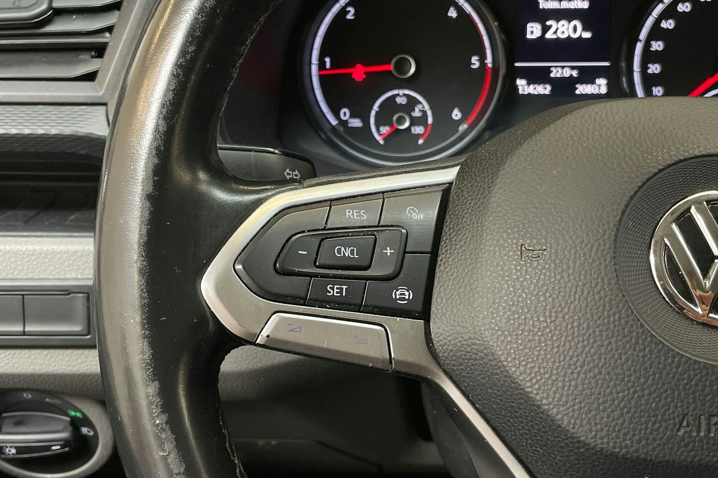 musta Volkswagen Transporter 2020 kuva 17.