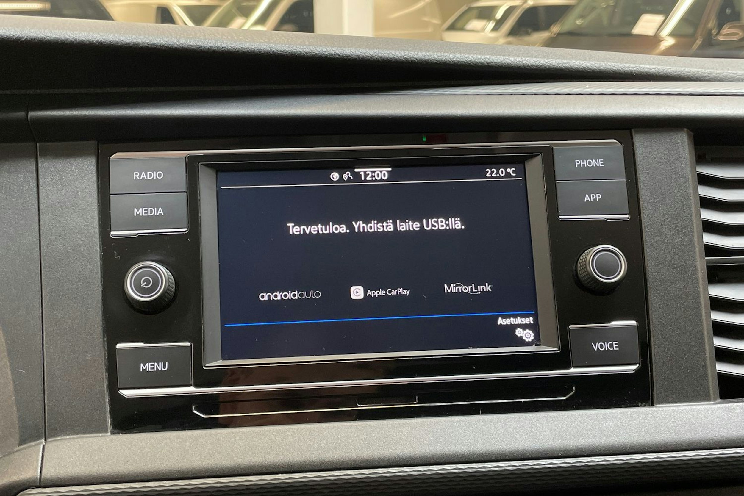 musta Volkswagen Transporter 2020 kuva 21.