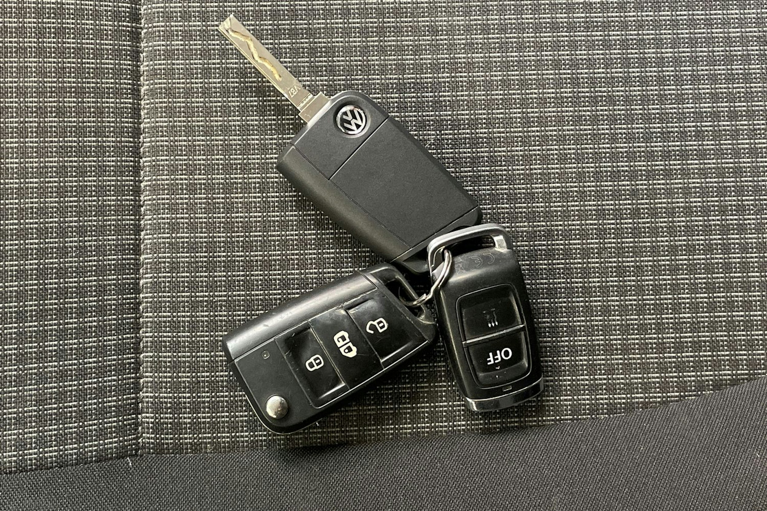 musta Volkswagen Transporter 2020 kuva 24.