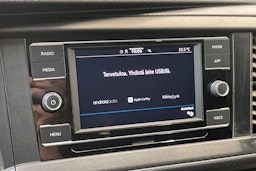 valkoinen Volkswagen Transporter 2020 kuva 15.