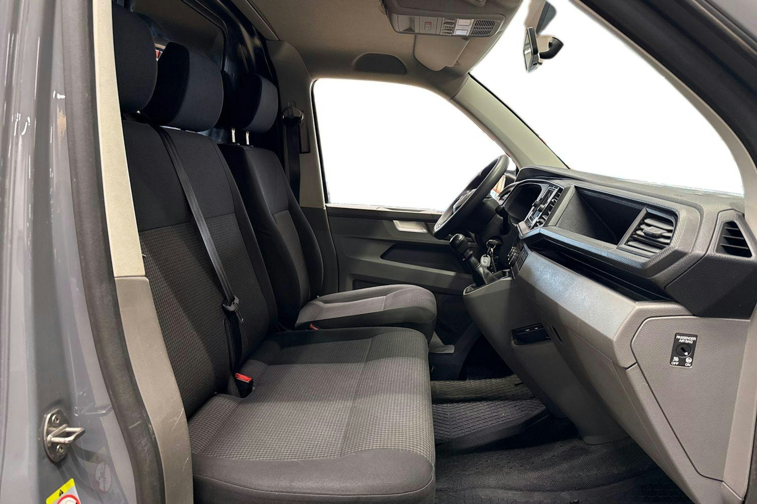 met. harmaa Volkswagen Transporter 2020 kuva 11.