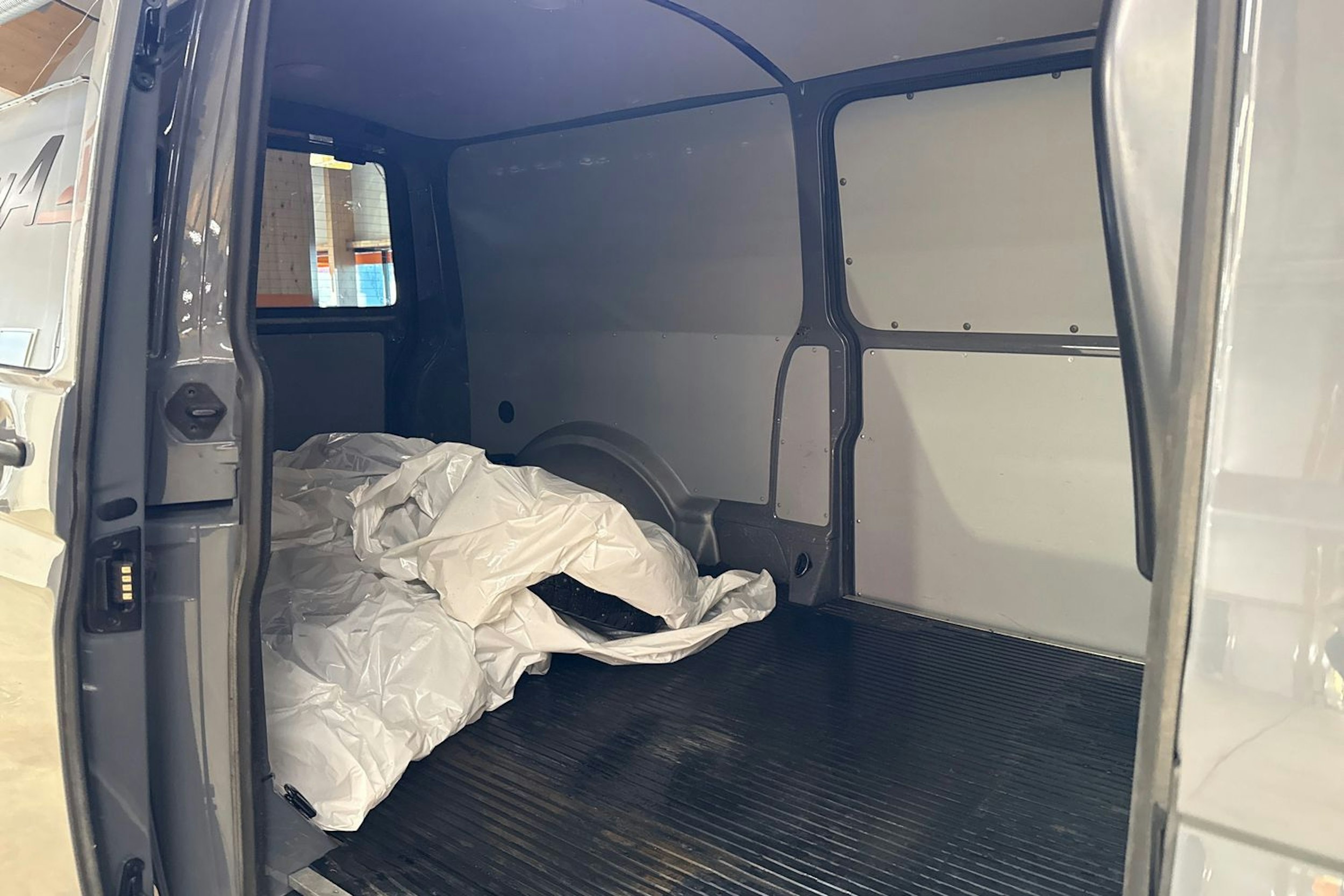 met. harmaa Volkswagen Transporter 2020 kuva 25.