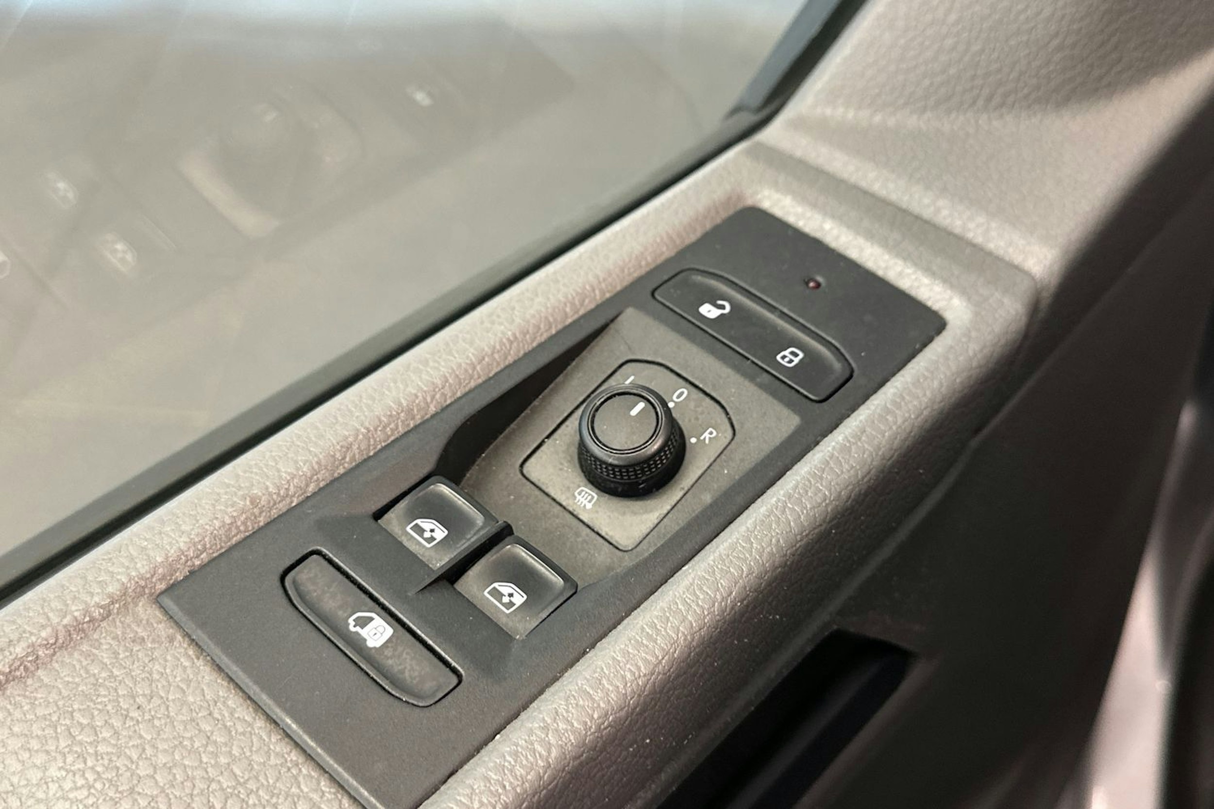 hopea Volkswagen Transporter 2020 kuva 18.