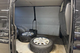 musta Volkswagen Transporter 2020 kuva 13.