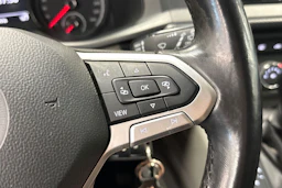 musta Volkswagen Transporter 2020 kuva 18.