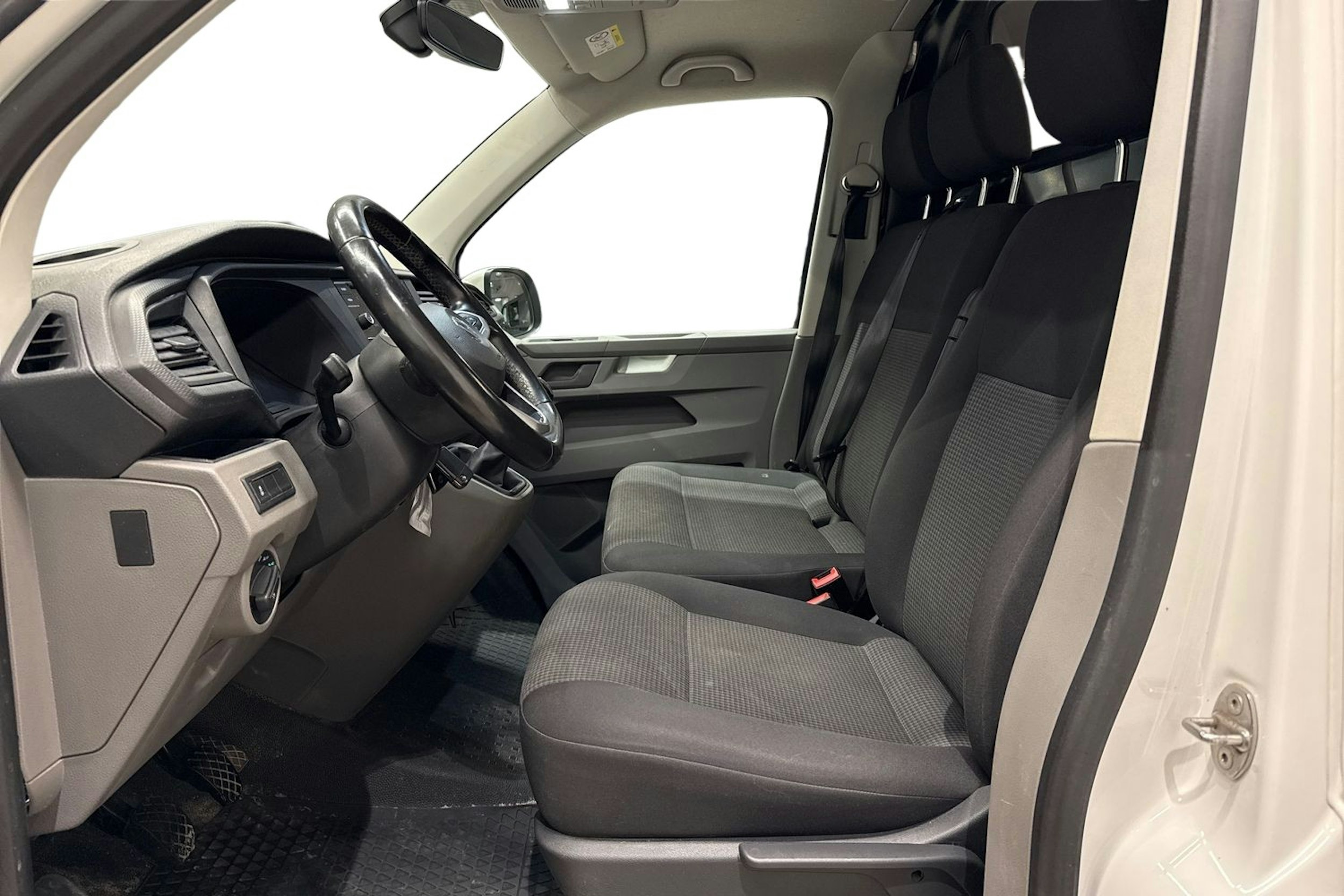 Valkoinen Volkswagen TRANSPORTER 2020 kuva 10.