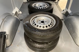 valkoinen Volkswagen Transporter 2020 kuva 16.