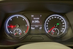 valkoinen Volkswagen Transporter 2020 kuva 17.