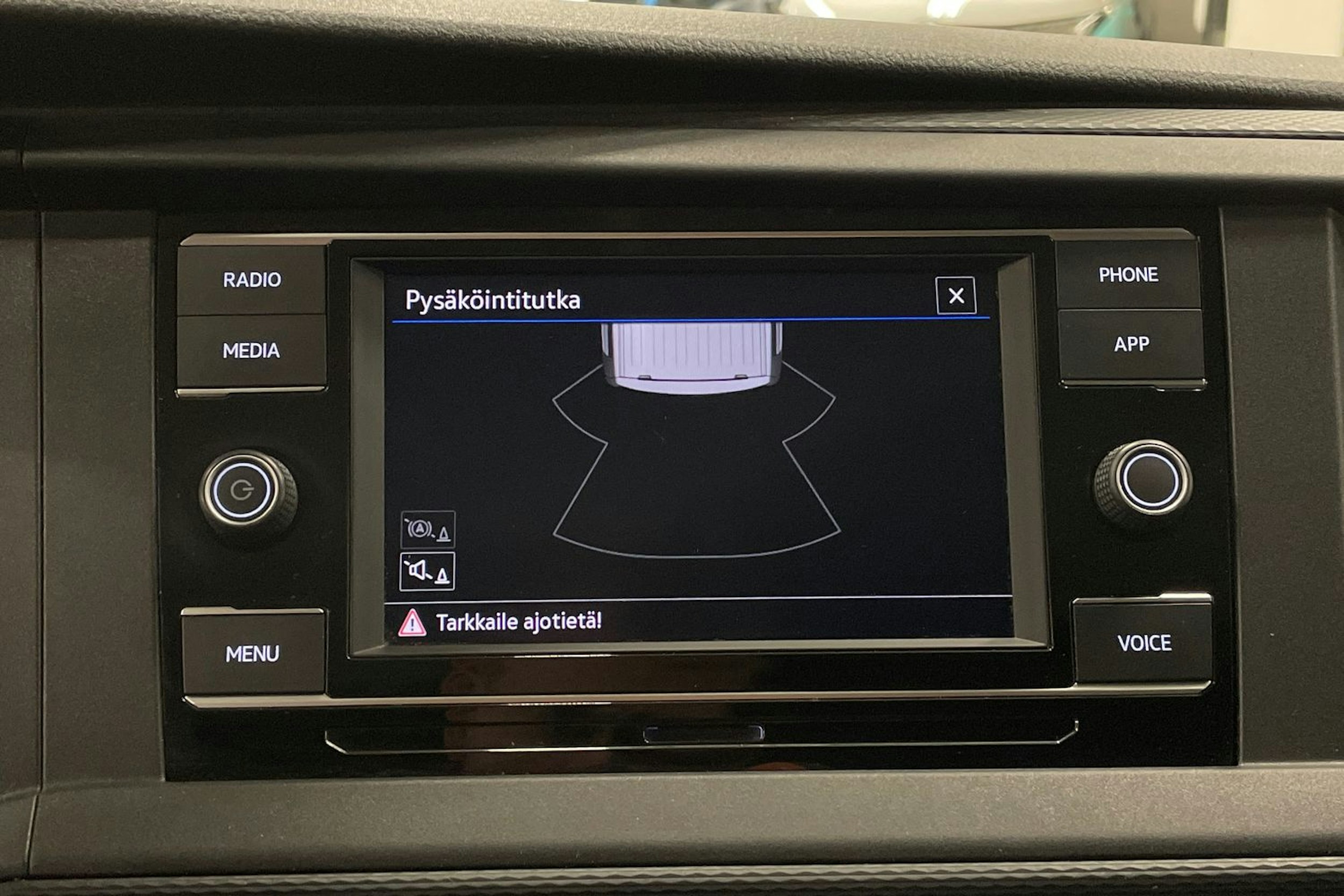 valkoinen Volkswagen Transporter 2020 kuva 21.