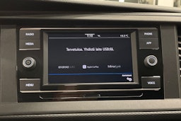 valkoinen Volkswagen Transporter 2020 kuva 22.