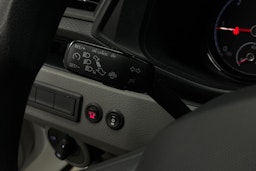 valkoinen Volkswagen Transporter 2020 kuva 9.