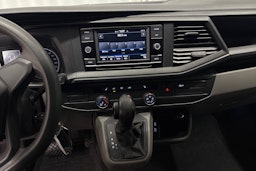 valkoinen Volkswagen Transporter 2020 kuva 10.