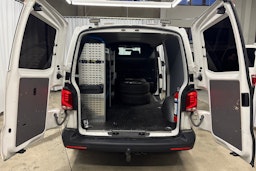 valkoinen Volkswagen Transporter 2020 kuva 11.