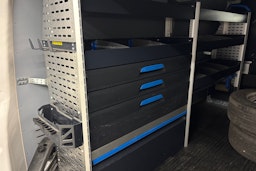 valkoinen Volkswagen Transporter 2020 kuva 14.