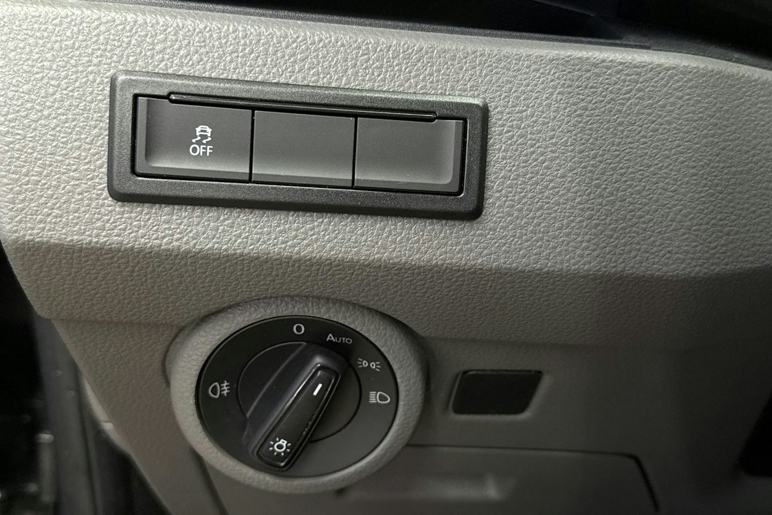 harmaa Volkswagen Transporter 2020 kuva 14.