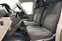 valkoinen Volkswagen Transporter 2021 kuva 8.