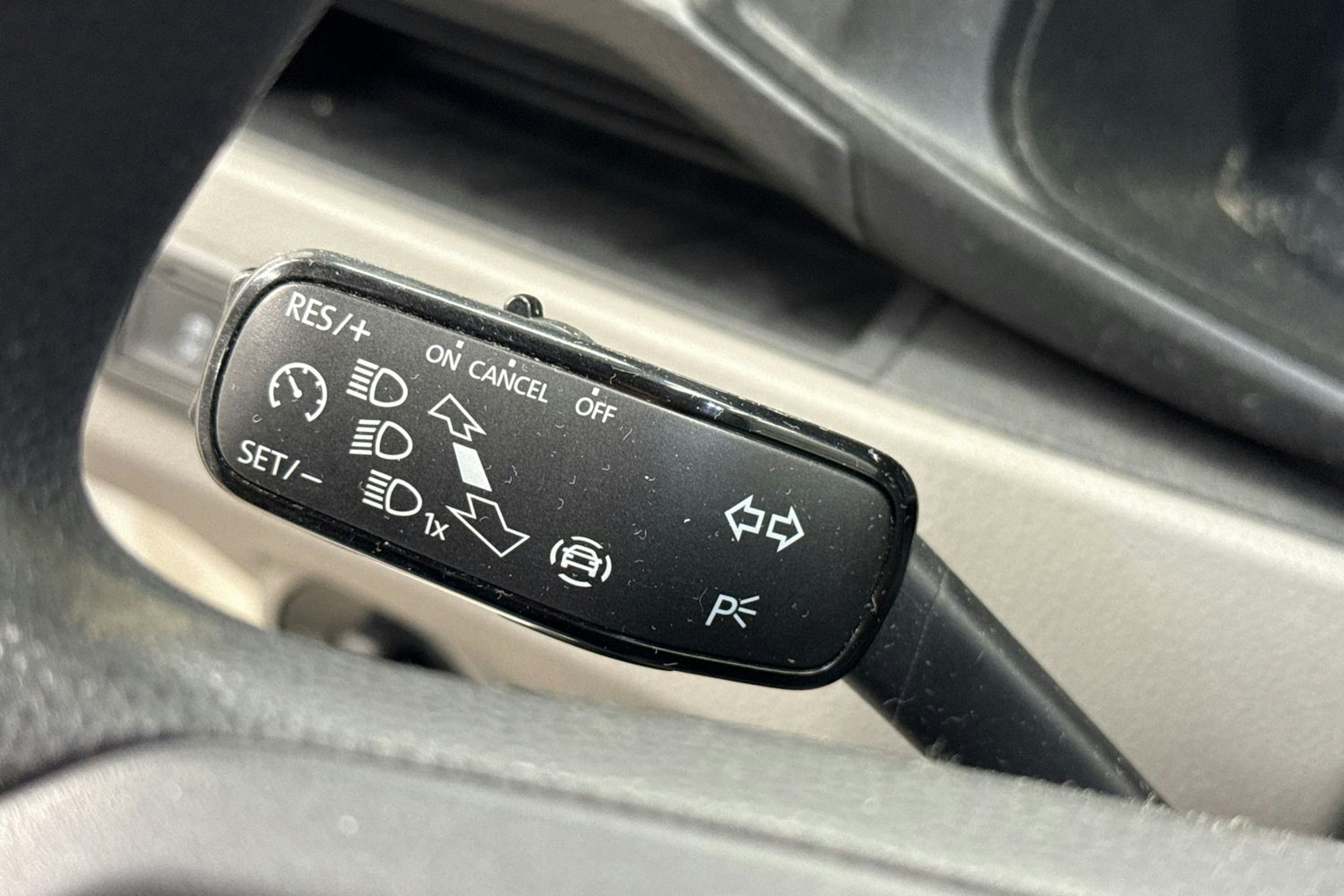 valkoinen Volkswagen Transporter 2021 kuva 17.