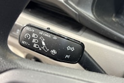 valkoinen Volkswagen Transporter 2021 kuva 17.