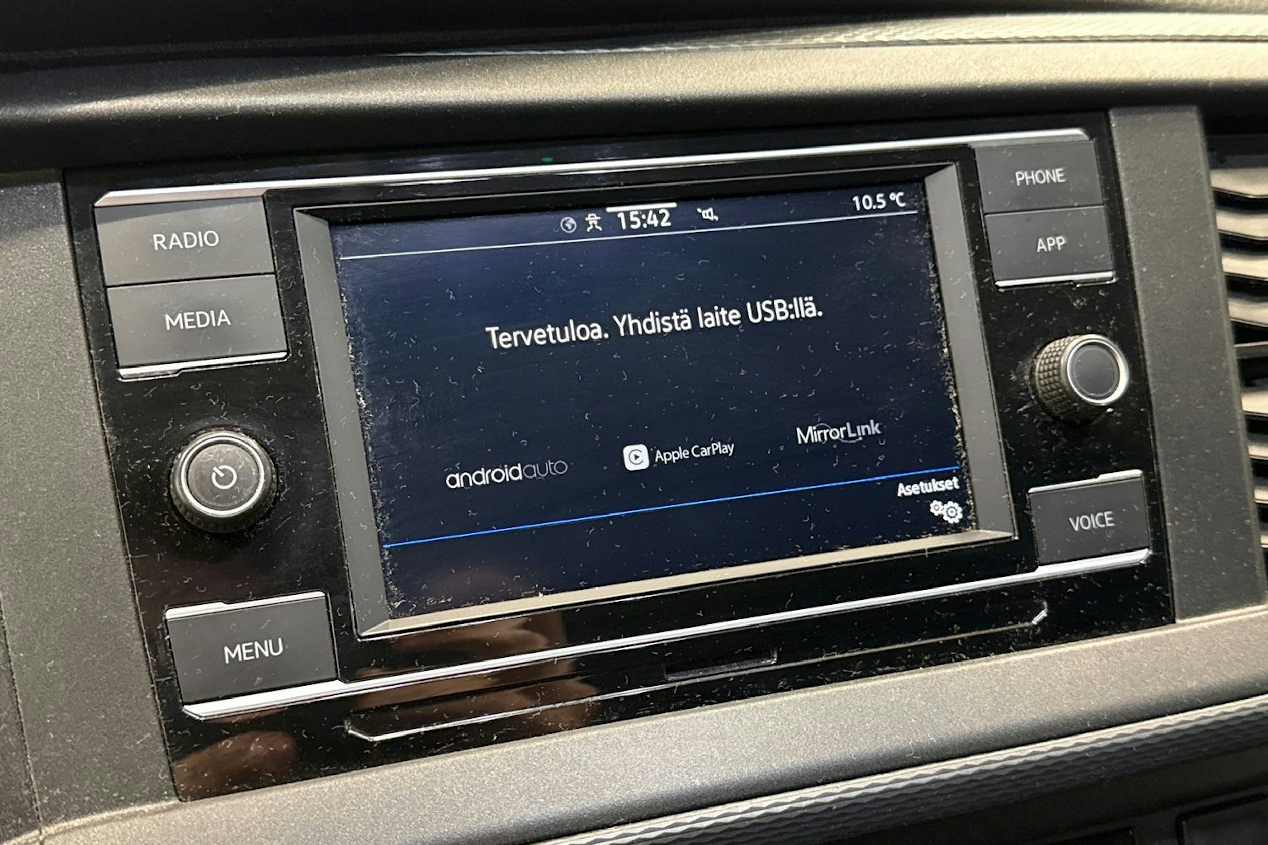 valkoinen Volkswagen Transporter 2021 kuva 20.