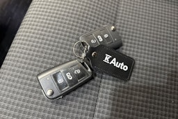 valkoinen Volkswagen Transporter 2021 kuva 24.