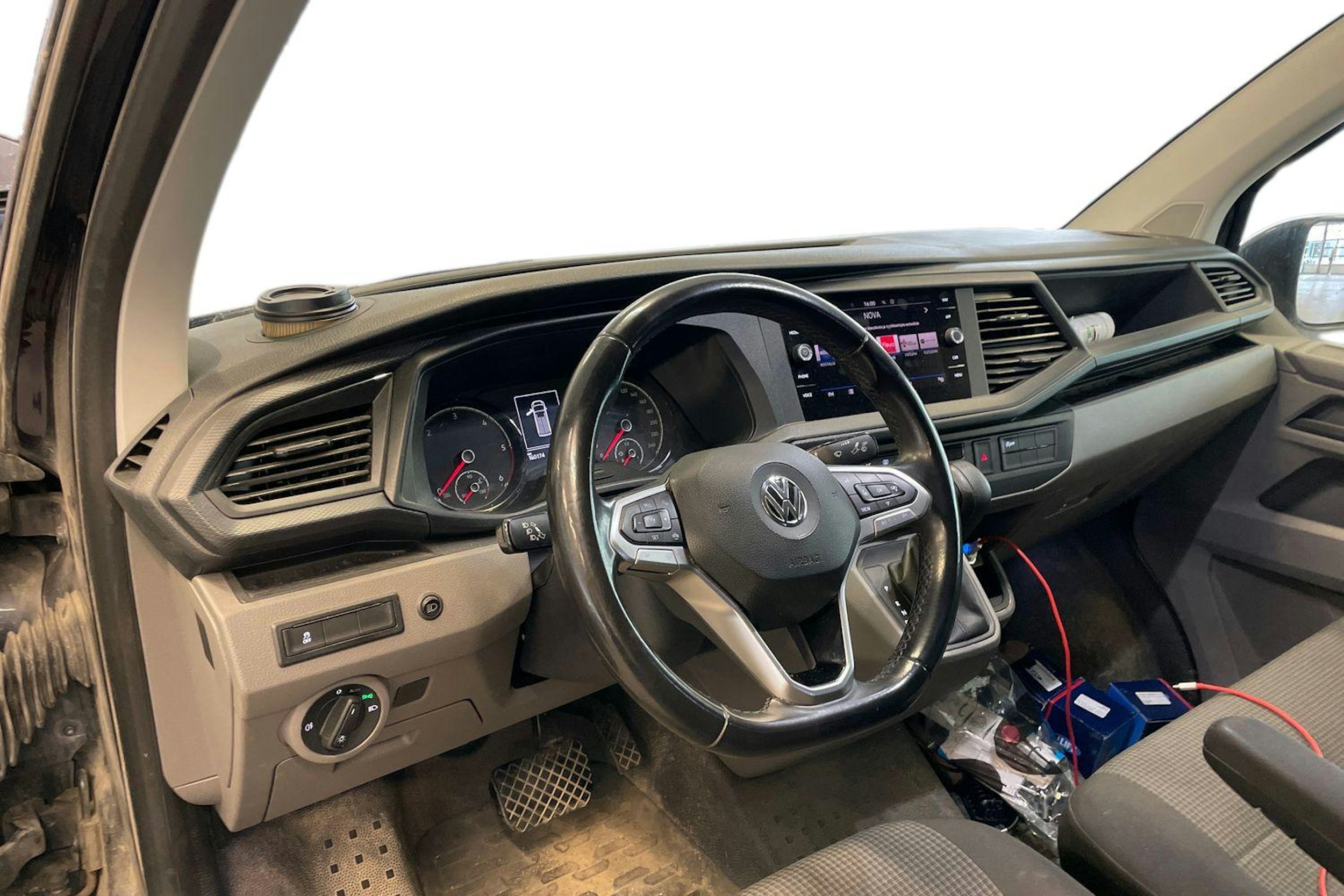 Sininen Volkswagen TRANSPORTER 2020 kuva 3.