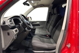 punainen Volkswagen Transporter 2020 kuva 8.