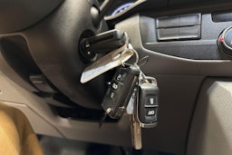 punainen Volkswagen Transporter 2020 kuva 21.