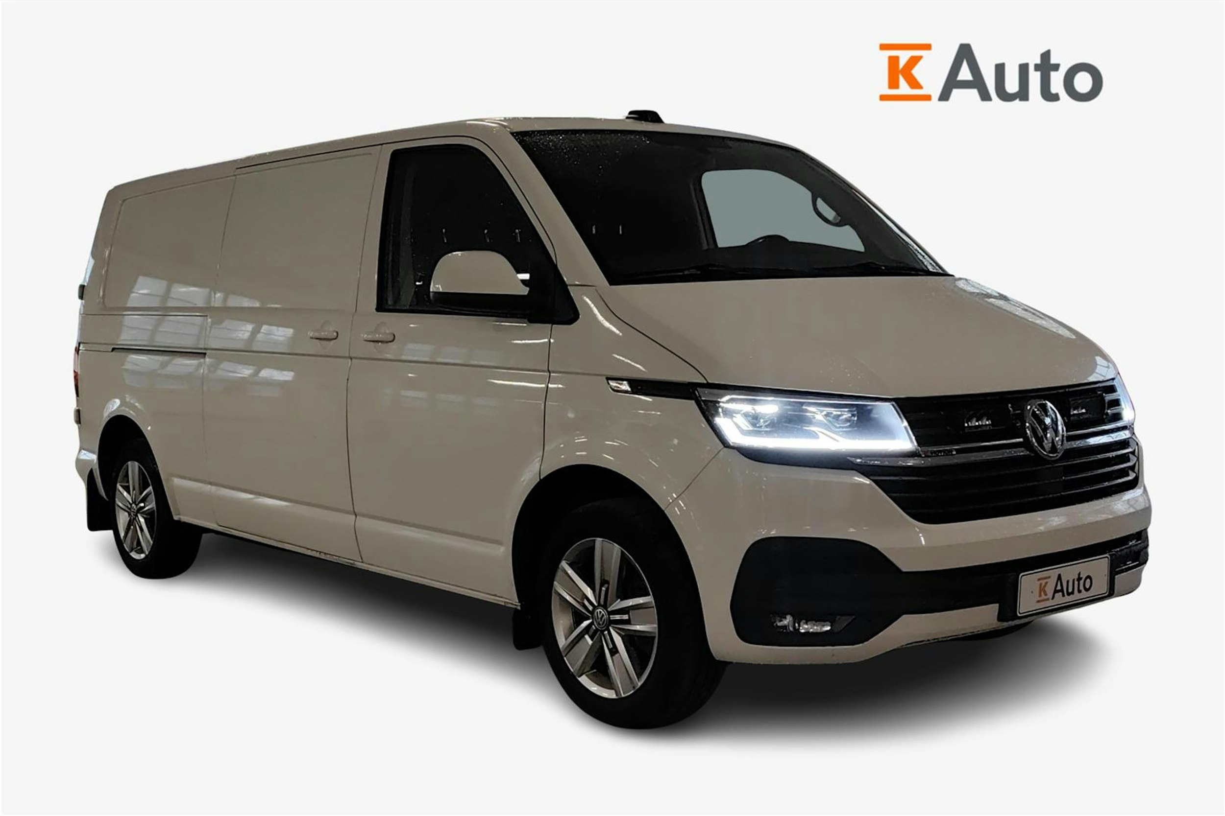 valkoinen Volkswagen Transporter 2020 kuva 1.