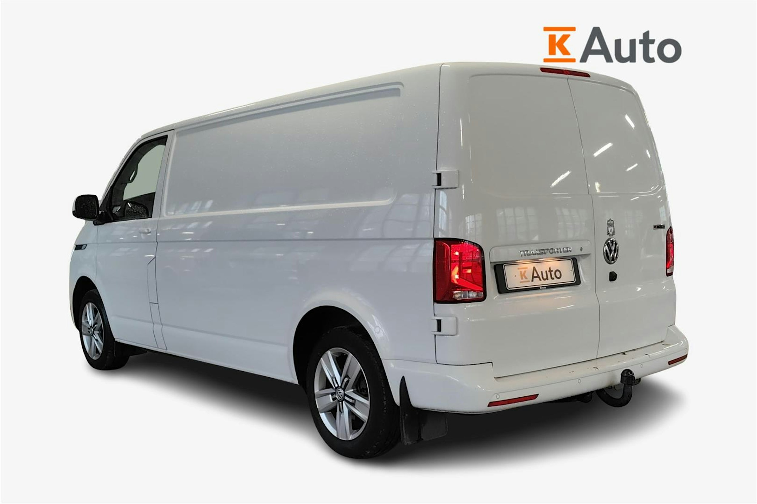 valkoinen Volkswagen Transporter 2020 kuva 2.