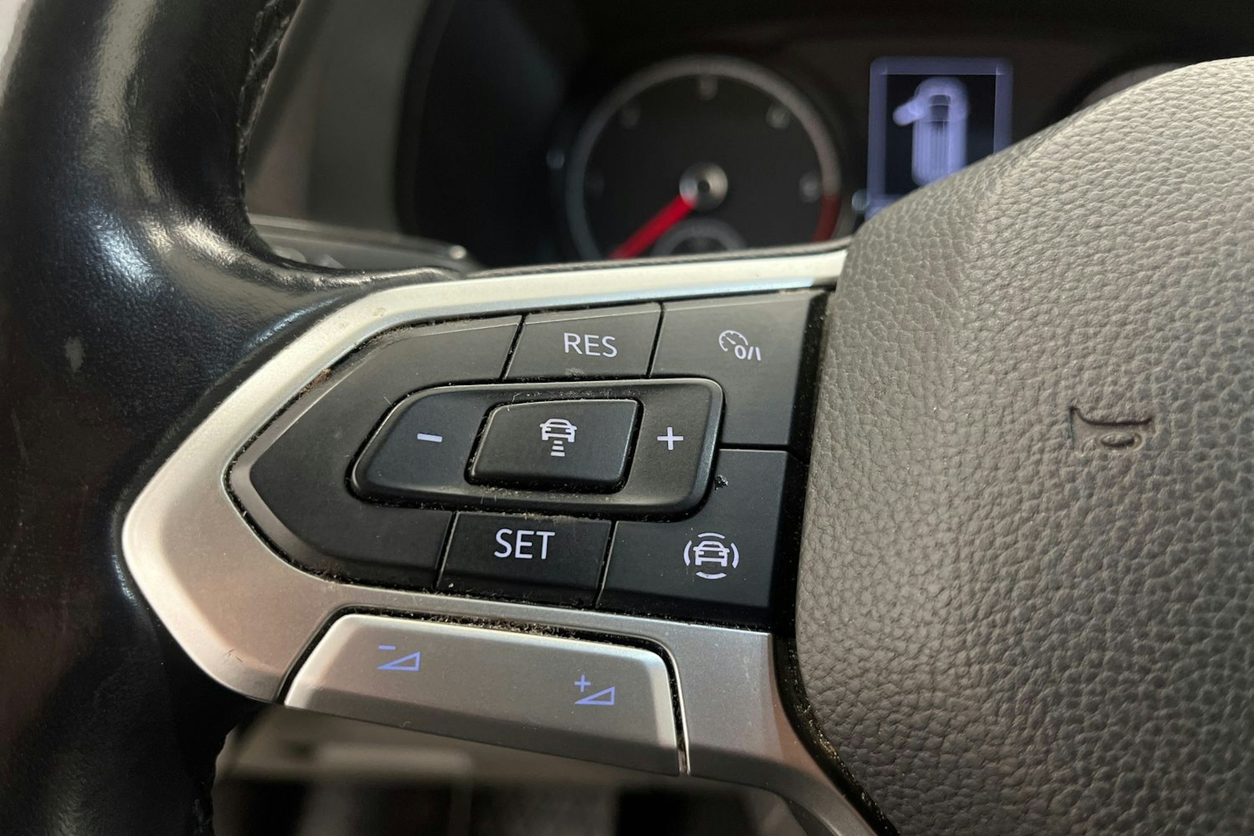 valkoinen Volkswagen Transporter 2020 kuva 22.