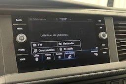 valkoinen Volkswagen Transporter 2020 kuva 27.