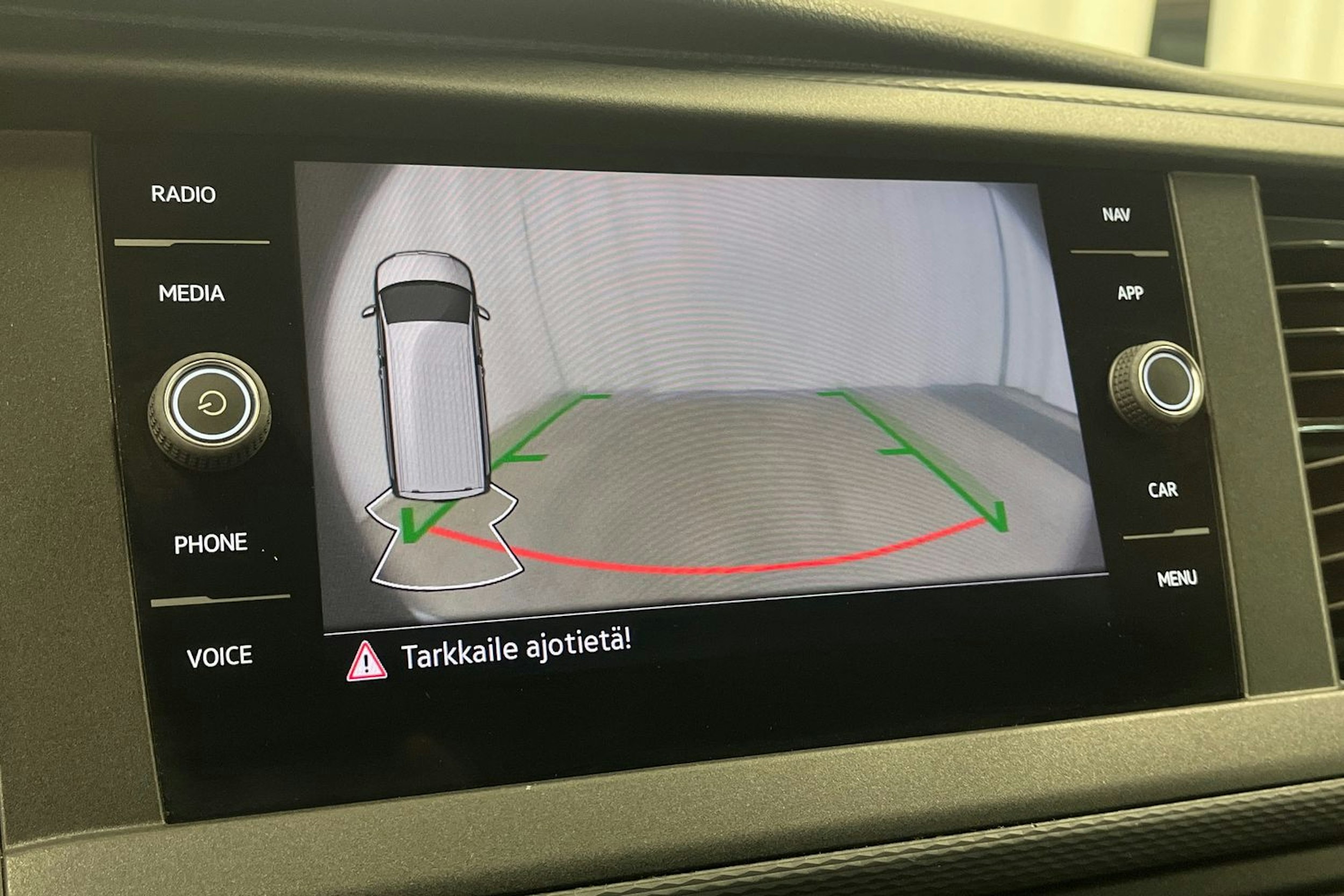 valkoinen Volkswagen Transporter 2020 kuva 30.